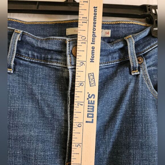 Levi's Jeans Women's 14 (33x31) Classic Bootcut Mid Rise Medium Wash EUC - Picture 5 of 9